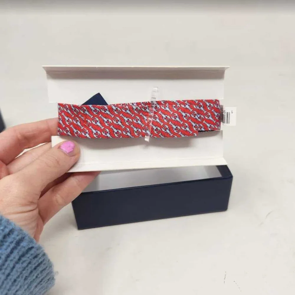 New boys Vineyard Vines classic lobsters red bow tie